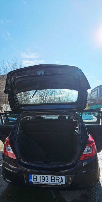 Opel Corsa 1,2 benzină