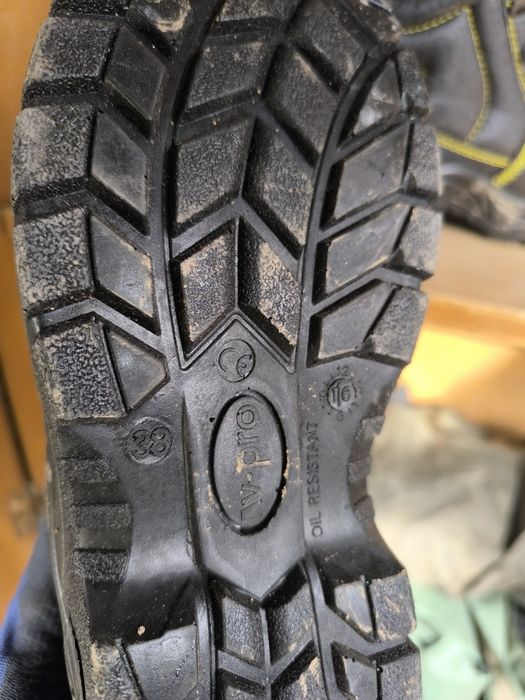 Продам ботинки 5000