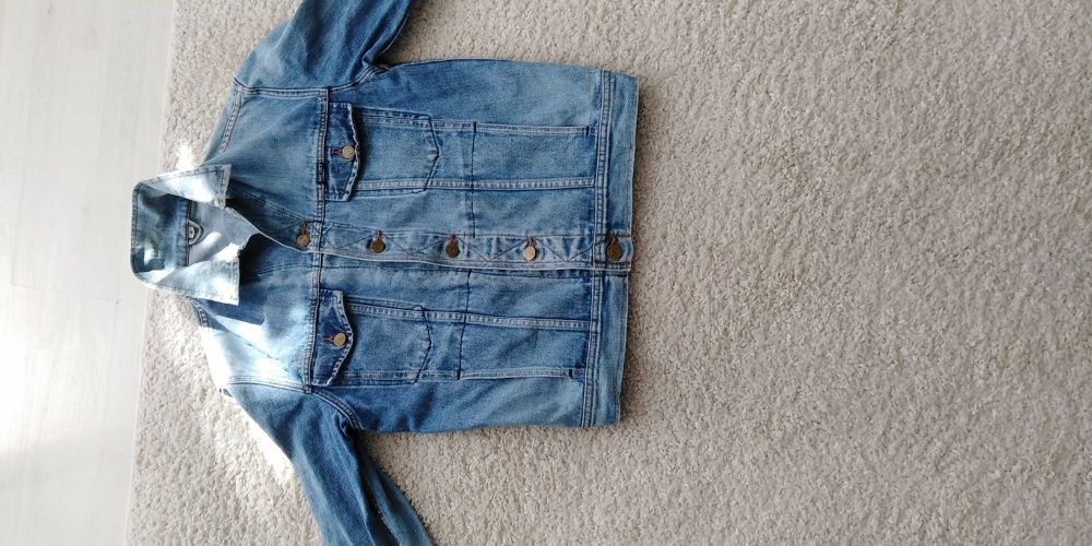 vand HAINA blugi sport mărime M,noua,produs calitate,import.