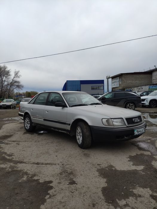 Ауди 100 Audi 100