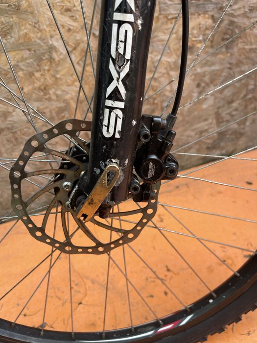 Bicicleta gt avalanche frane pe disc hidraulice furca pe aer  roti 26”
