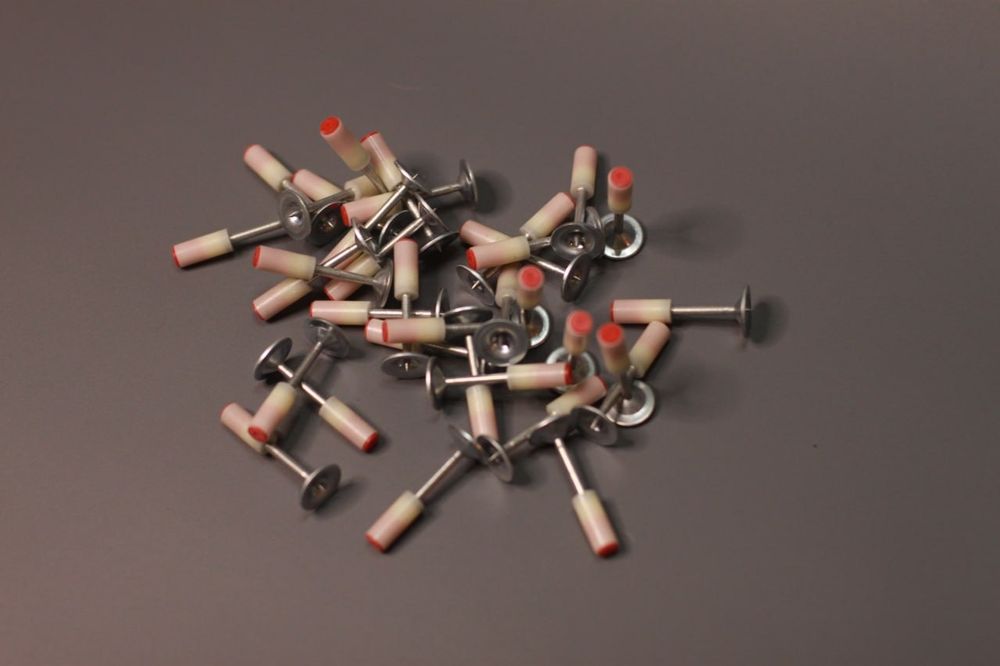 Пистолет для дюбелей с паропатроном