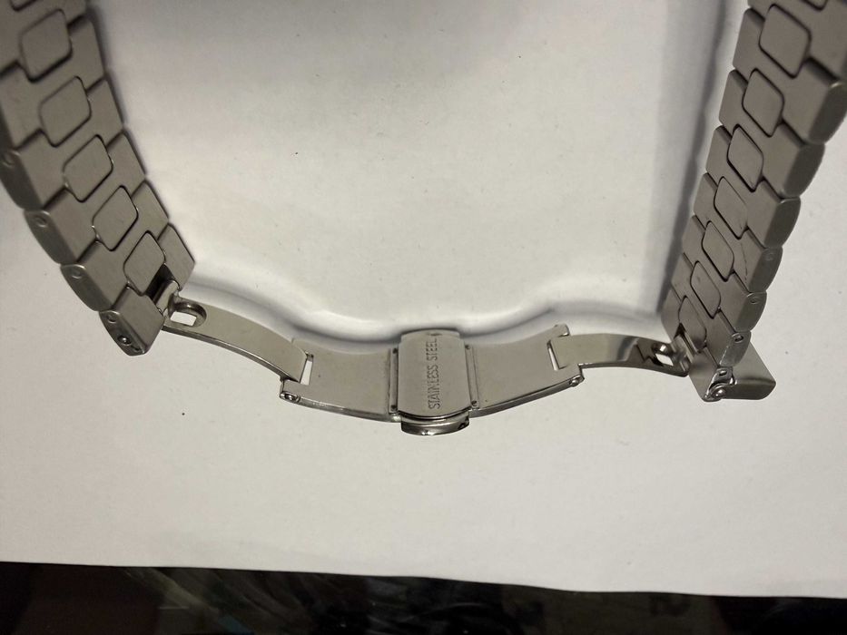 Продавам часовник Nautilus Тюркоаз. Нов