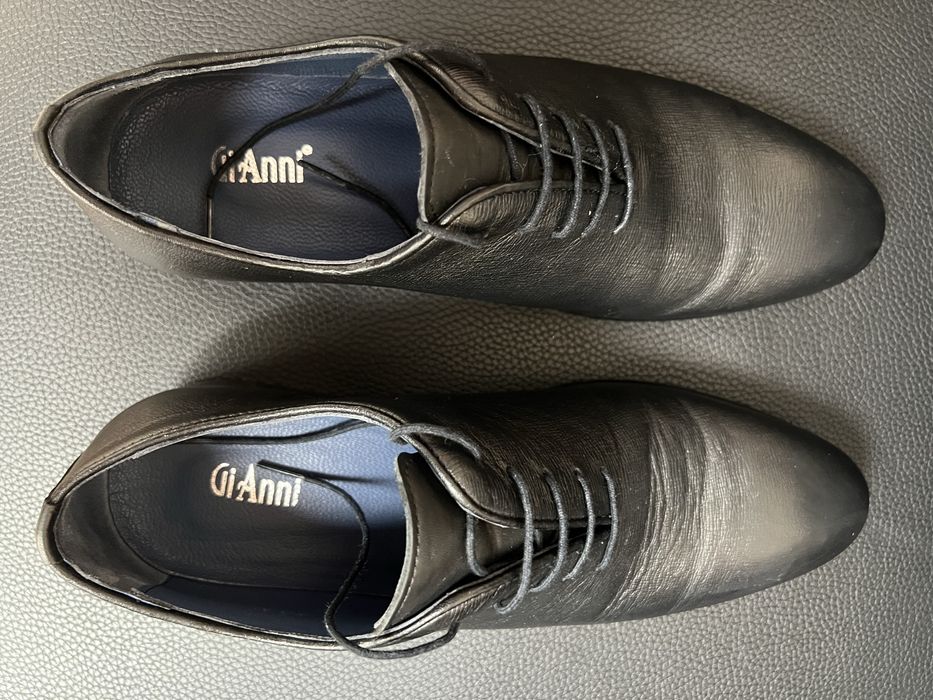 официални мъжки обувки на Gianni.