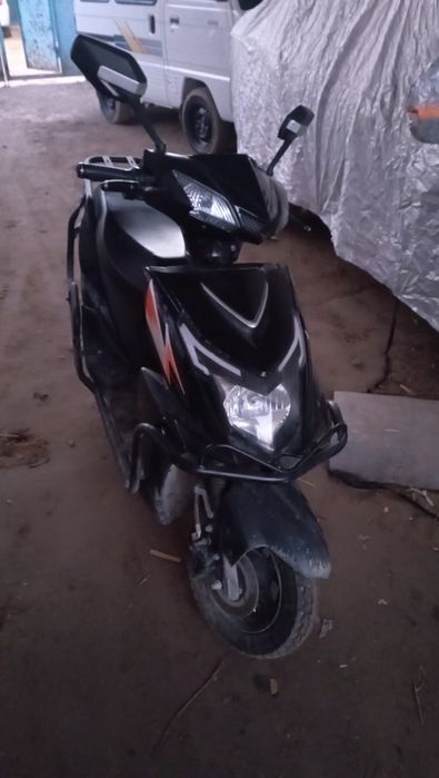 Skuter satiladi aybi akkumulyator almastru kerek probek 4000