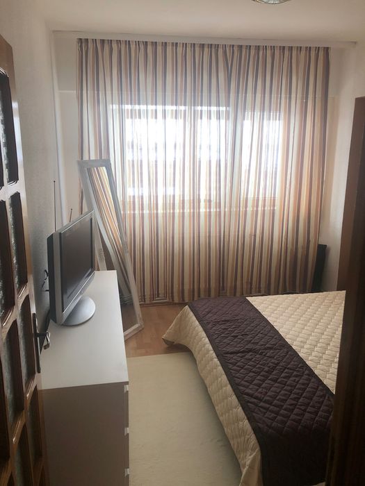 Vând apartament 3 camere central