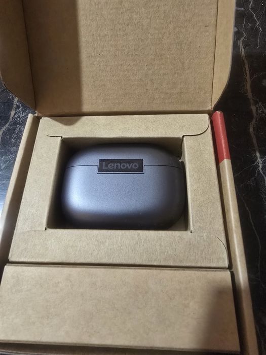 Висок клас слушалки Lenovo