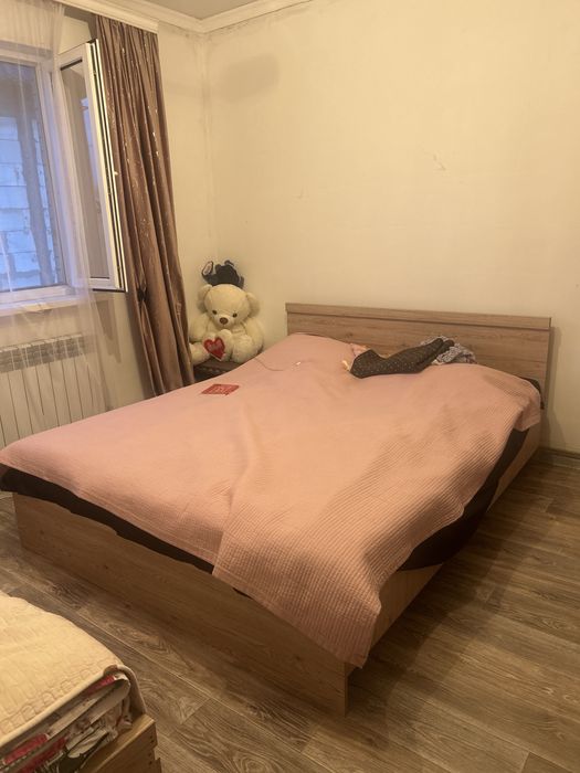 Продается кровать девочки двухспальный.