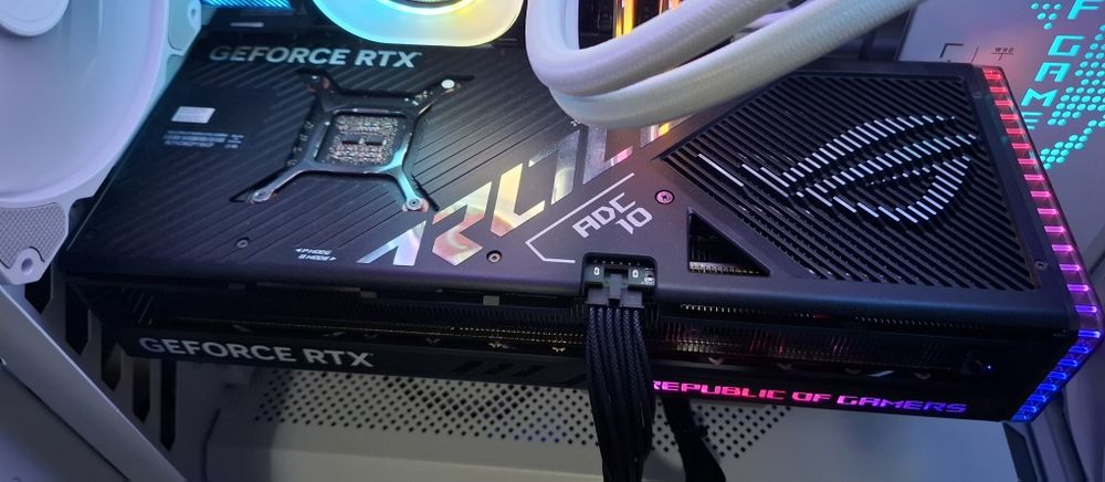 Placă video Asus  ROG  rtx 4080 super  16gb  OC