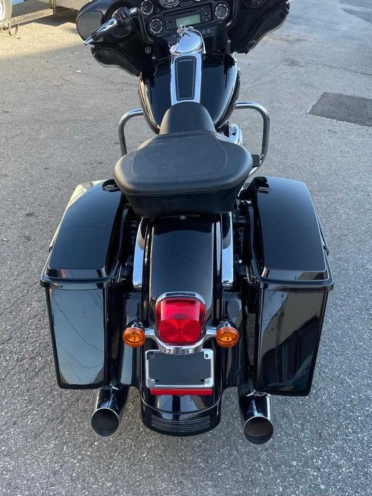 2012 Harley Davidson Electra Glide Clasic FLHTC - import Canada