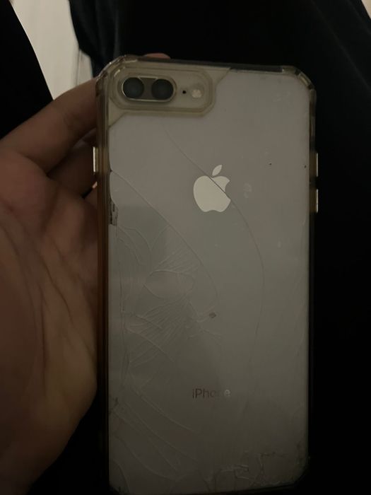 Продам обменяю iphone 8+