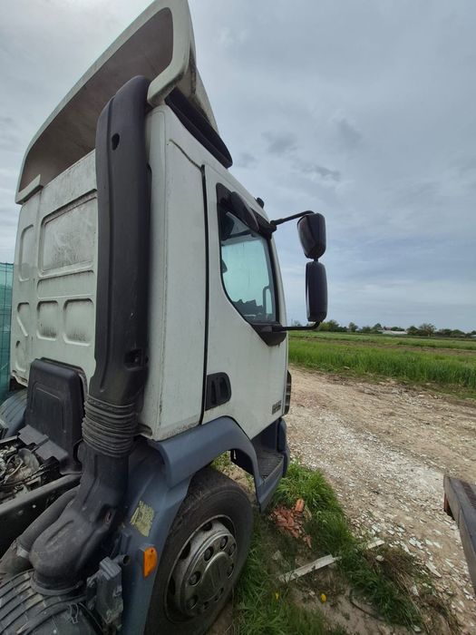 Piese camion DAF 2007 motor cutie roti faruri uși punte