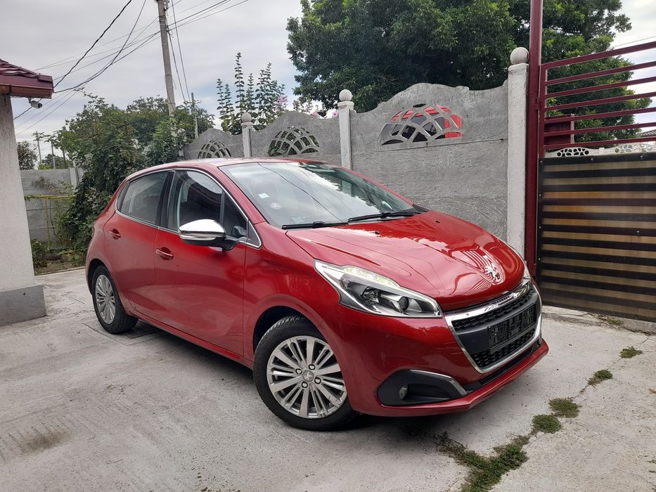 Peugeot 208 Allure 1.2 benzină Puretech 2018