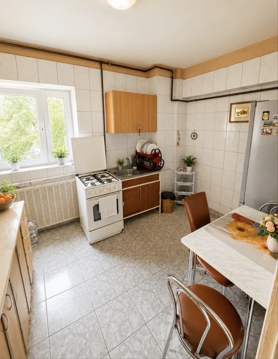 Particular .vand apartament  4 camere , Sebastian.