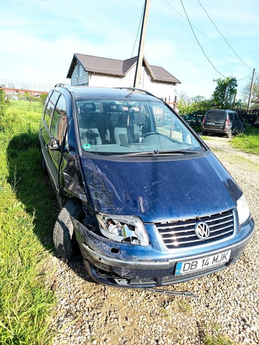 VW Sharan avariat