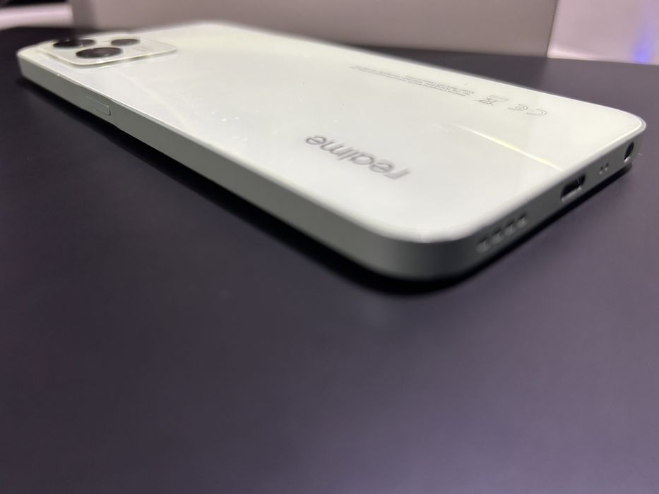 Продам телефон Realme c35