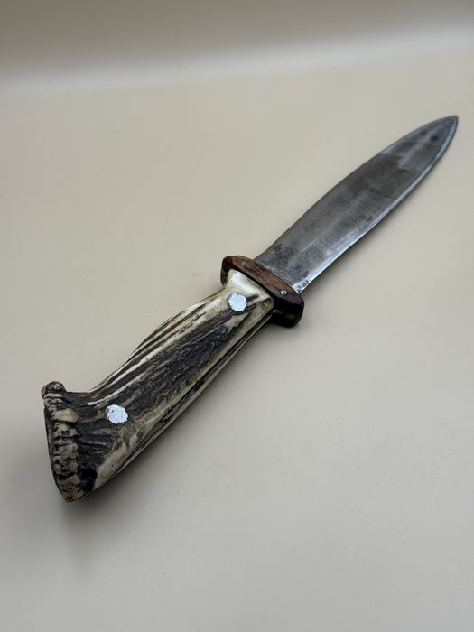 Cutit vechi forjat vanatoare