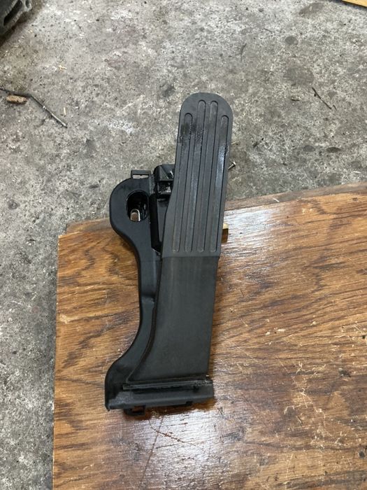 Vw golf 6 1.2tsi педал газ