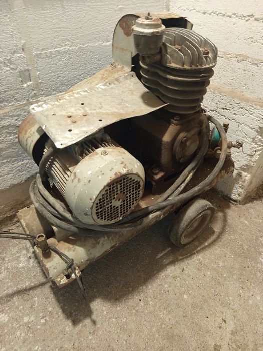 Воздушный компрессор