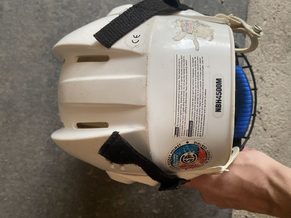 Хоккейные шлема с сеткой/визором