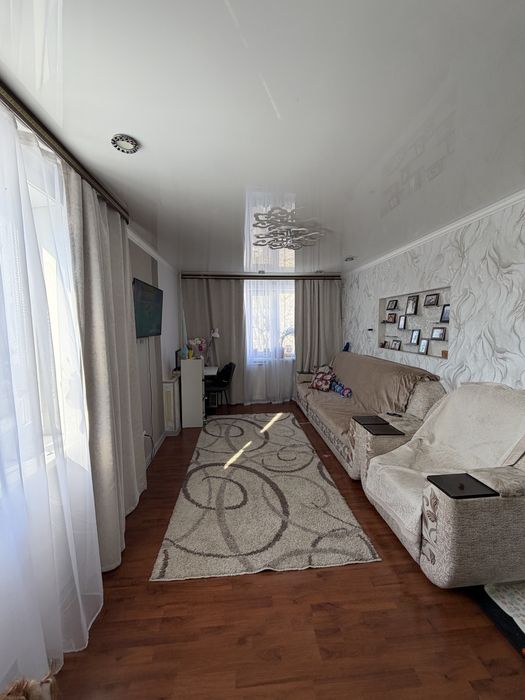 Срочно 2 ком.кв район 8 школы