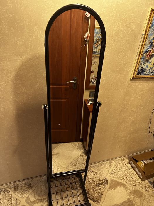 Продам зеркало как новая.