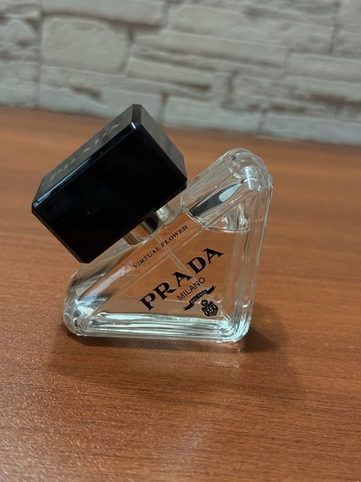 духи Prada Virtual Flower