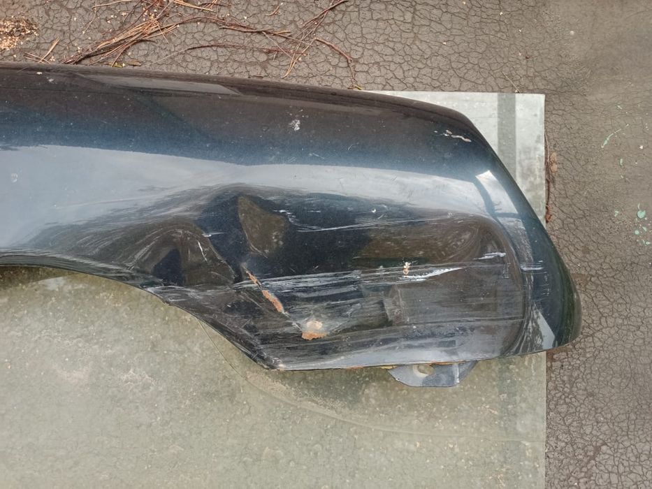 Левое и правое крыло Mercedes w210