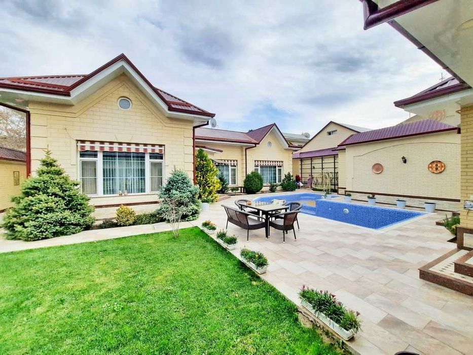 Евродом 6 соток на метро Буюк Ипак Йули (кинотеатр "Феруза")