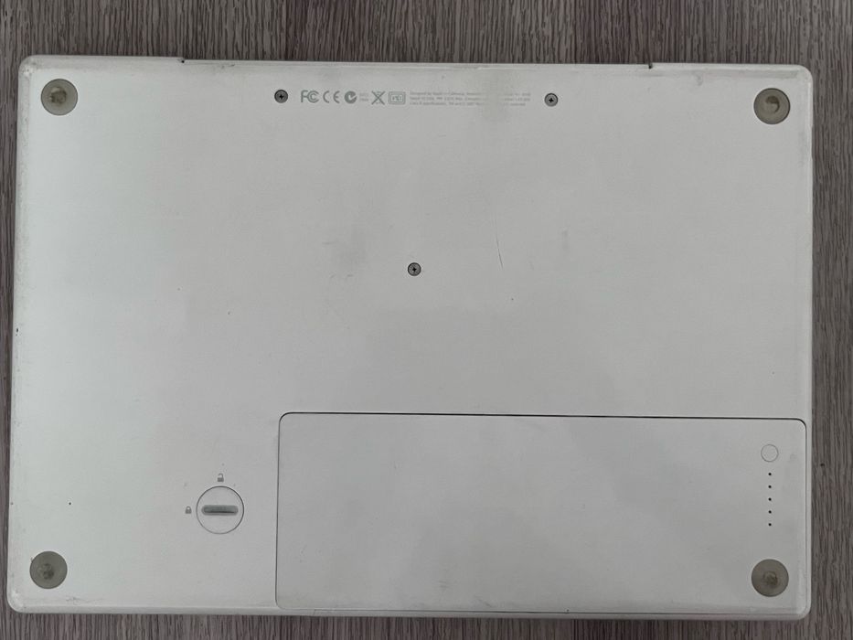 MacBook Apple белый