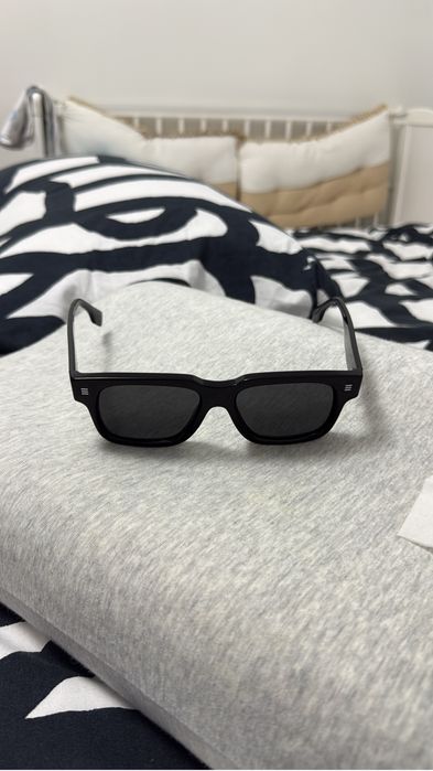Ochelari Burrbery defect