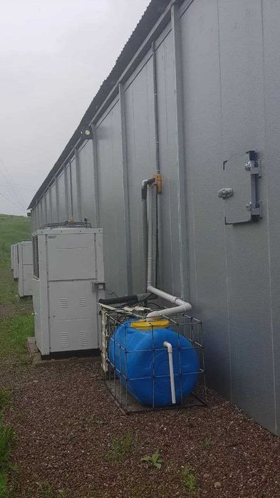 Продаются промышленные холодильники на 1,2 гектара в Янгибазаре срочно