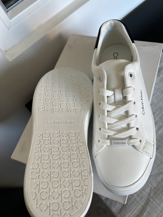 CALVIN KLEIN   Tenesi albi