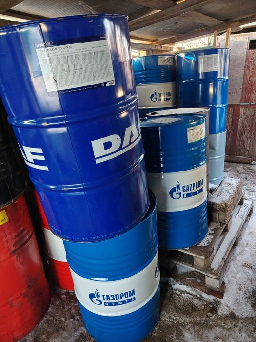 Пустые бочки из под масла