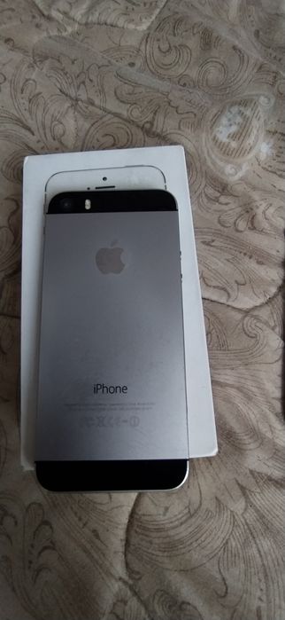 Продам айфон 5s     .