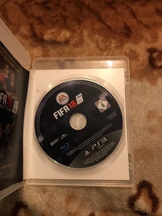 Vând FIFA 18 PS 3