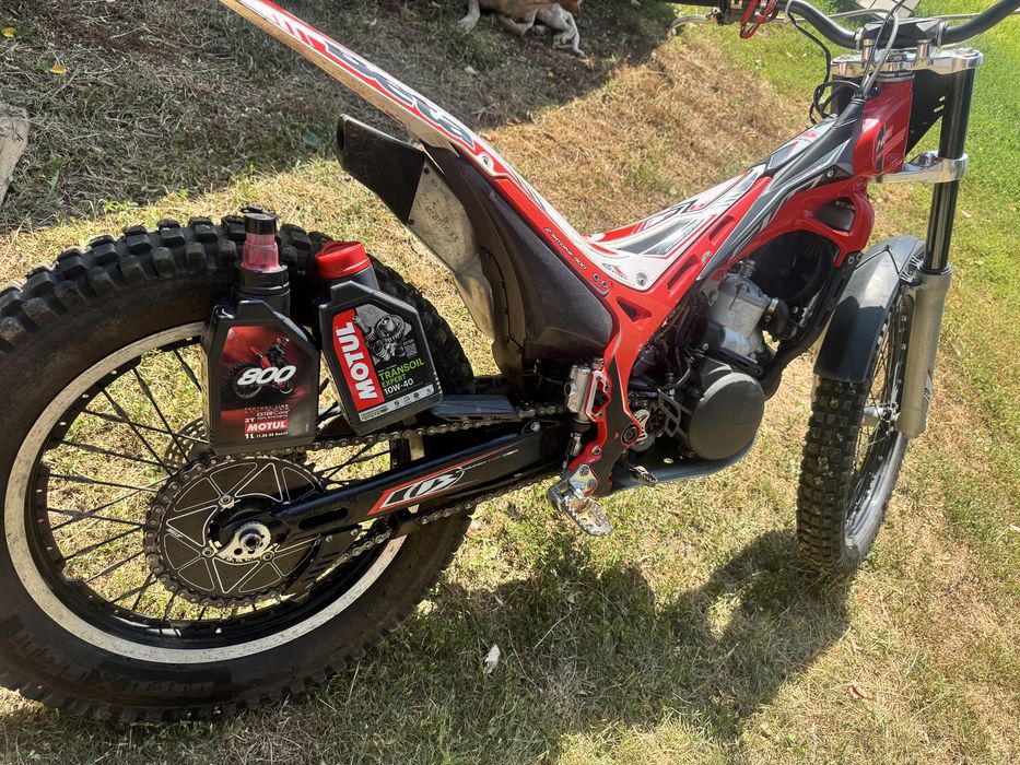 Vând Beta Evo 300 2T (2020) –  Stare Excelentă / Anvelope Aproape Noi schimb si cu auto