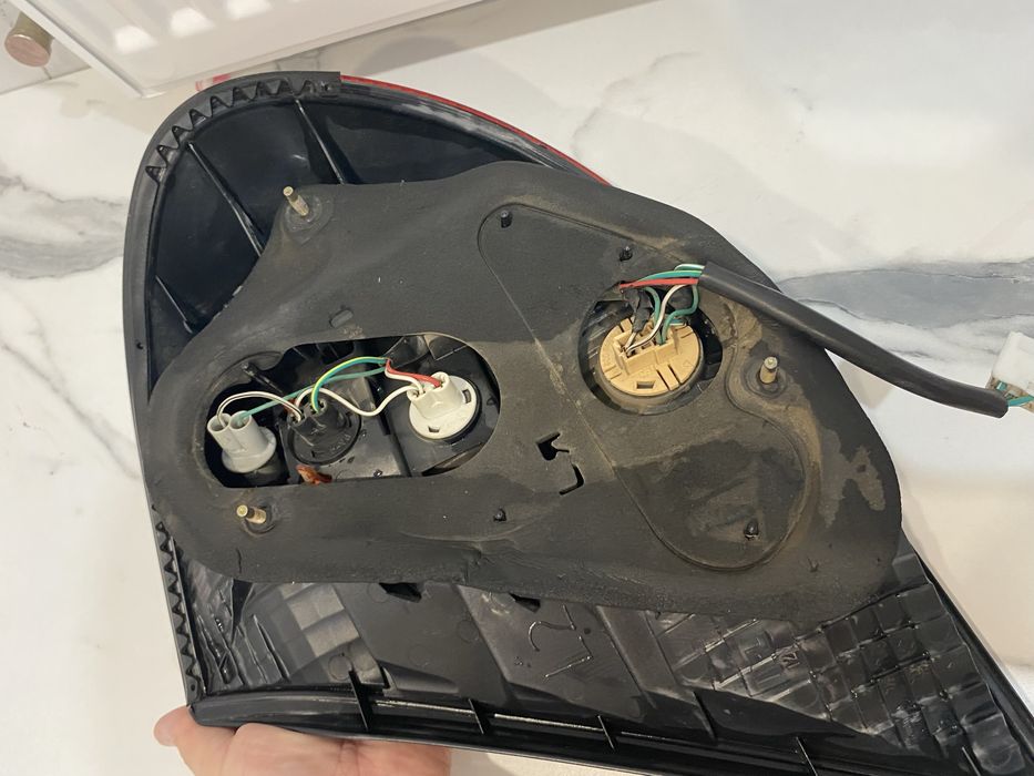 Продам фонарь Камри 30