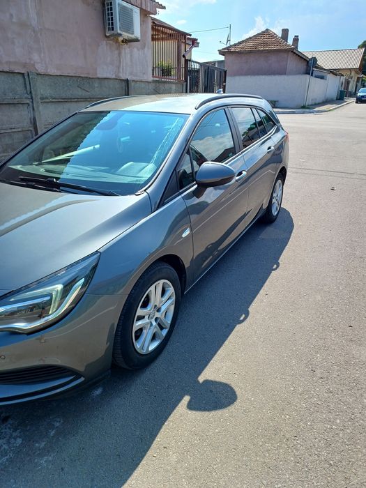 Masina de vanzare opel astra
