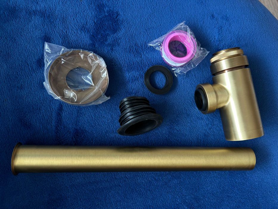 Луксозен златен смесител и месингов сифон за мивка – комплект