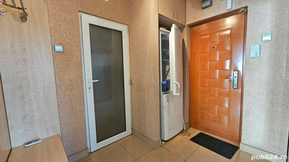 Ofer spre inchiriere apartament cu 2 camere central, zona Podgoria