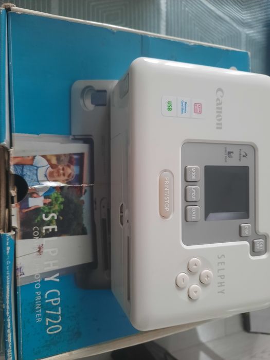 Продаю фото принтер canon selphy CP720