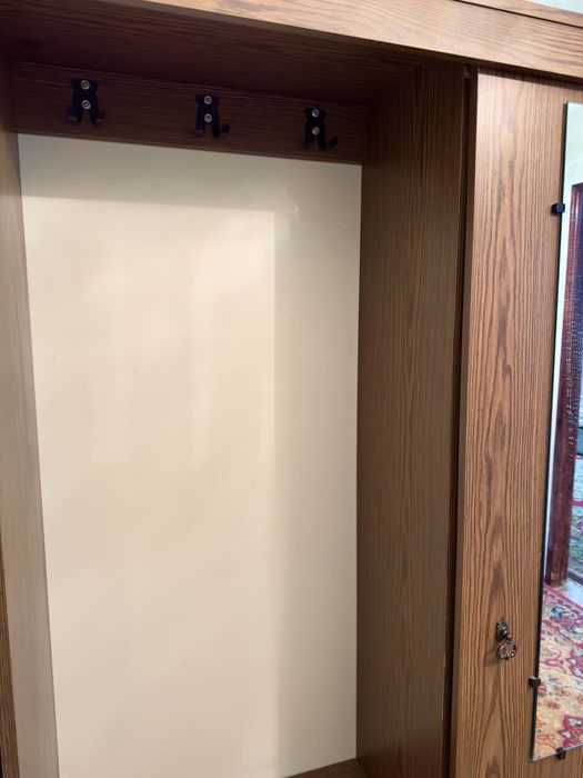 Вешалка шкаф для одежды