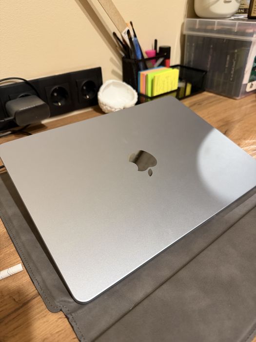 Macbook air 13 m4 16/256