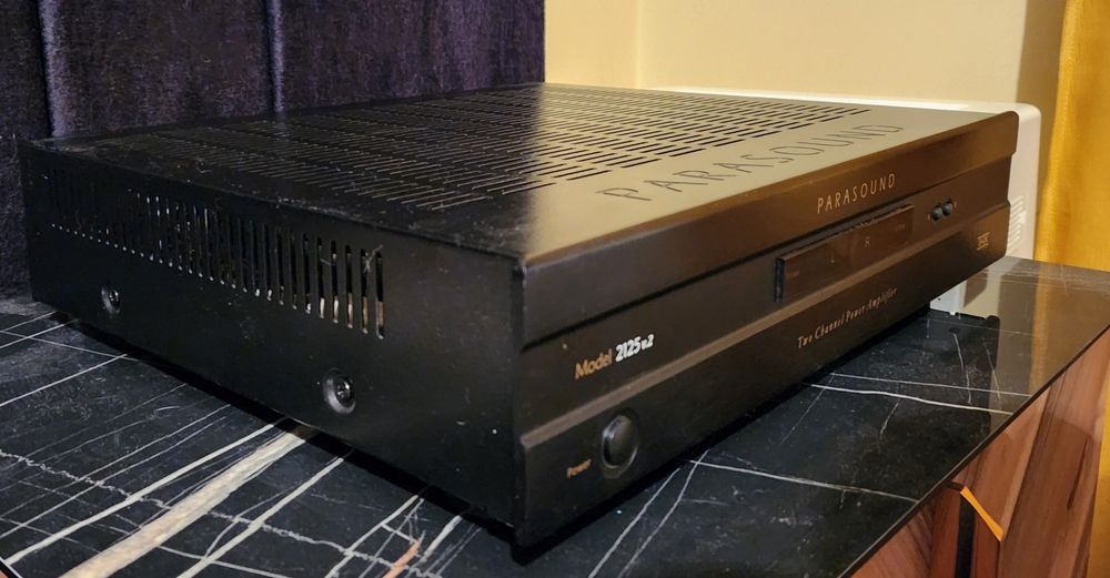 Amplificator Parasound New Classic Model 2125 V2 THX