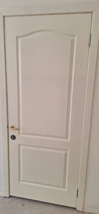 Продам светлые двери