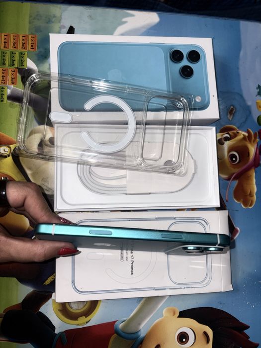 Продается Iphone 17 pro max 1 tb под оригинад