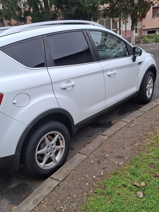 ford kuga  an 2011