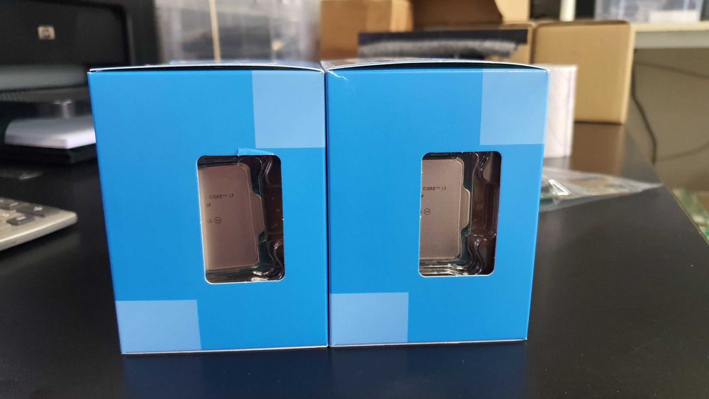 Лот от 19 Intel процесори (Core, Pentium, Celeron, Xeon)