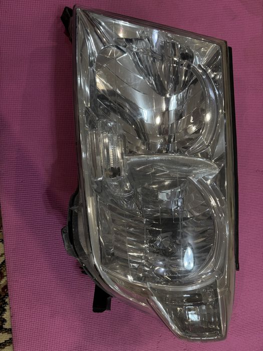 Продам фар Land Cruiser 200
